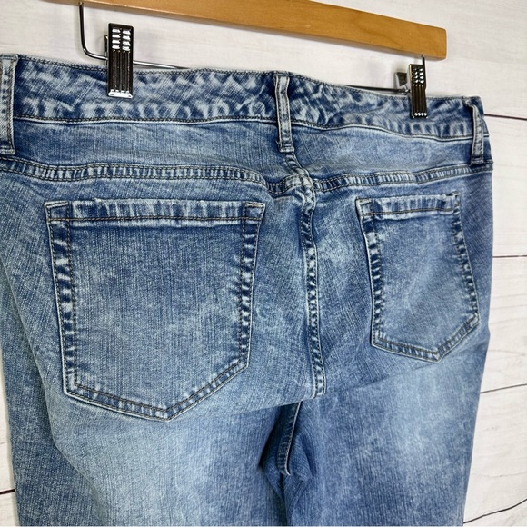 Torrid Crop Boyfriend Straight Vintage Stretch Mid-Rise Jeans Size 12 - Picture 8 of 13